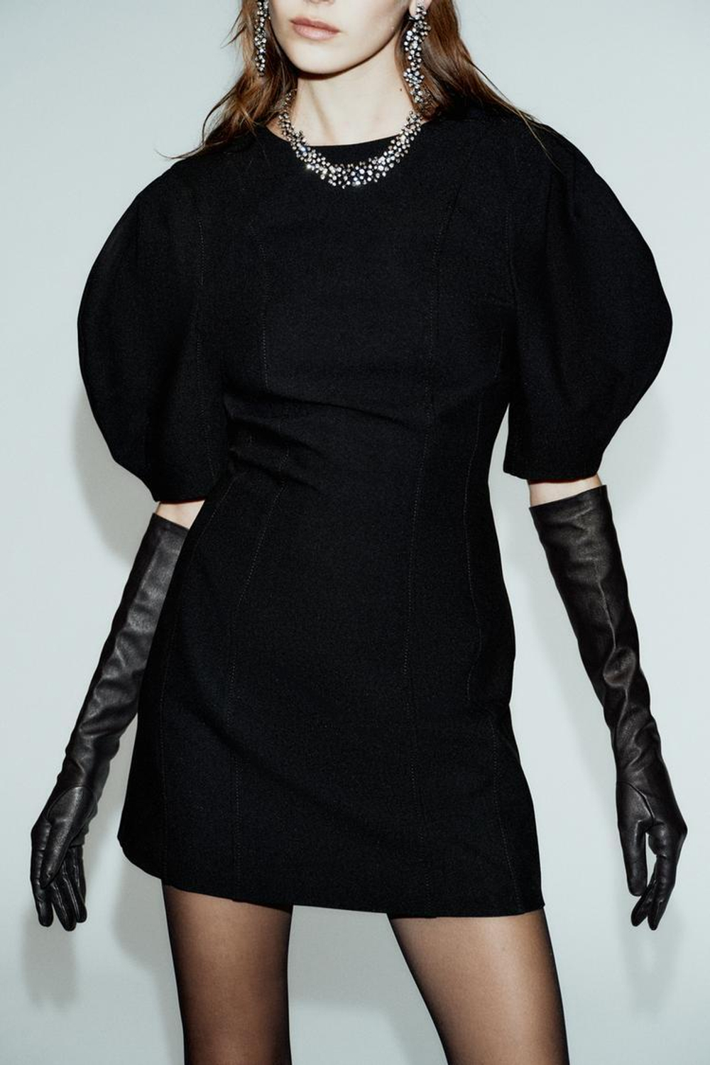 ZARA КОРОТКОЕ ПЛАТЬЕ С ОБЪЕМНЫМИ РУКАВАМИ, ЧЕРНЫЙ