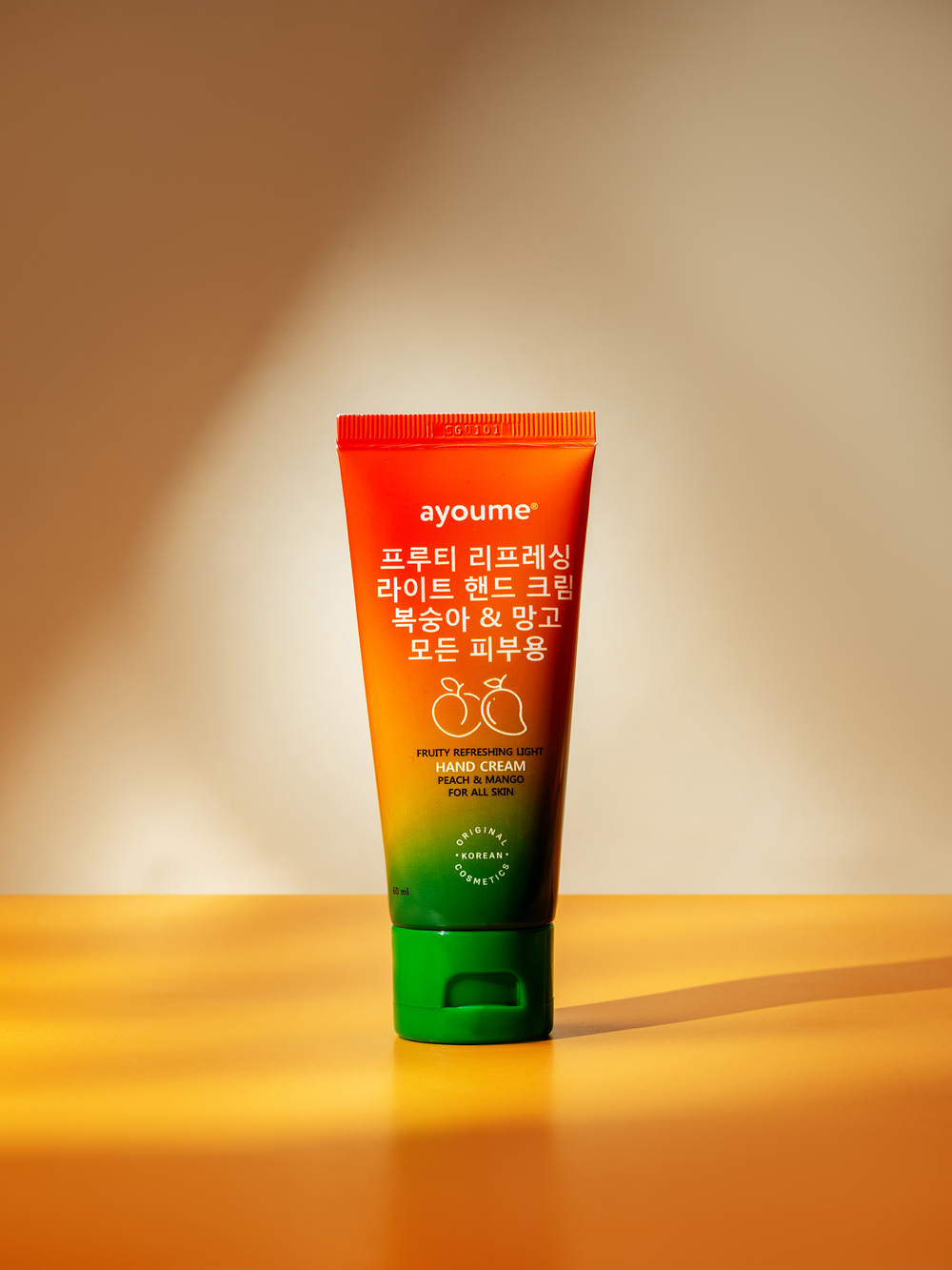 [Ayoume] Fruity refreshing light hand cream with peach and mango extracts - Крем для рук с персиком и манго, 60 мл