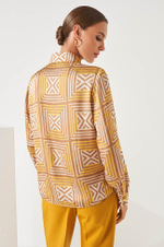 22818 Блузка женская (бежевый принт)