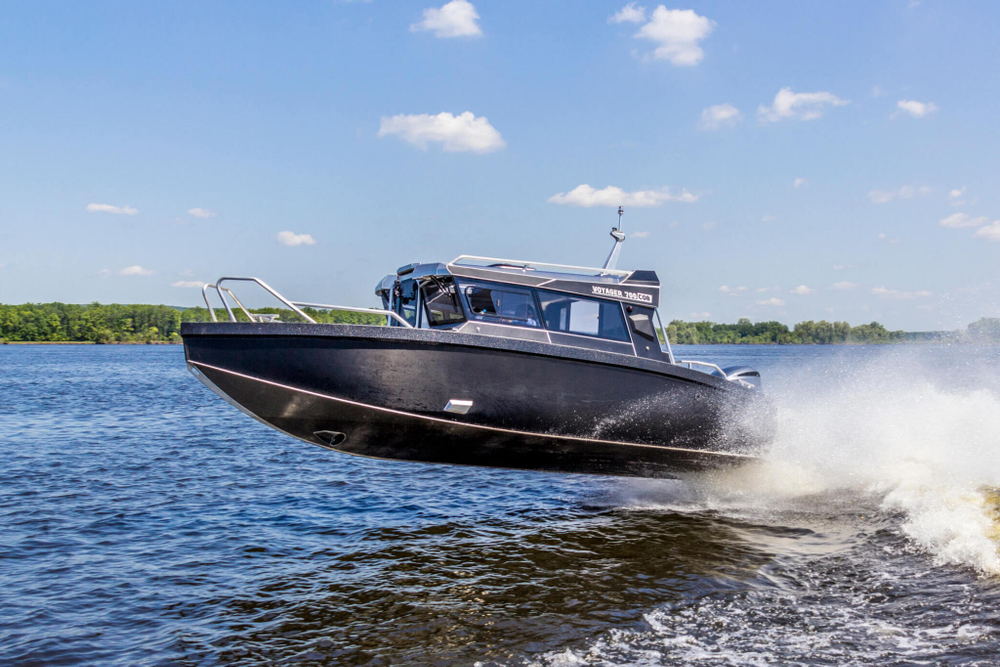 Катер Volzhanka VOYAGER 700 COB (CabinOpenBow)