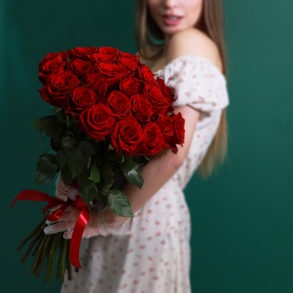 Букет из 25 красных роз Эквадор купить онлайн в Москве