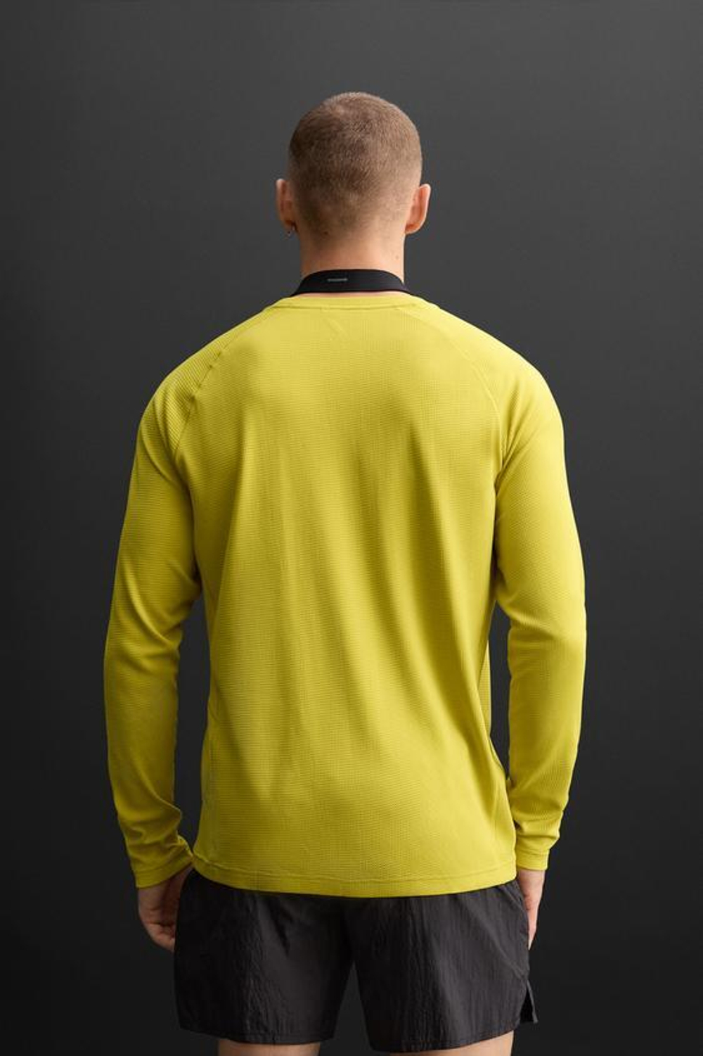 ZARA СПОРТИВНАЯ ФУТБОЛКА ИЗ РЕЛЬЕФНОЙ ТКАНИ, ЖЕЛТЫЙ