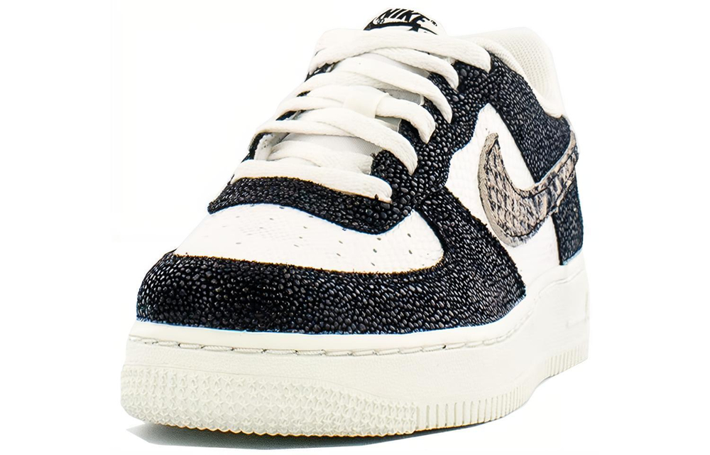 Кроссовки Nike Air Force 1 (Женская размерная сетка)