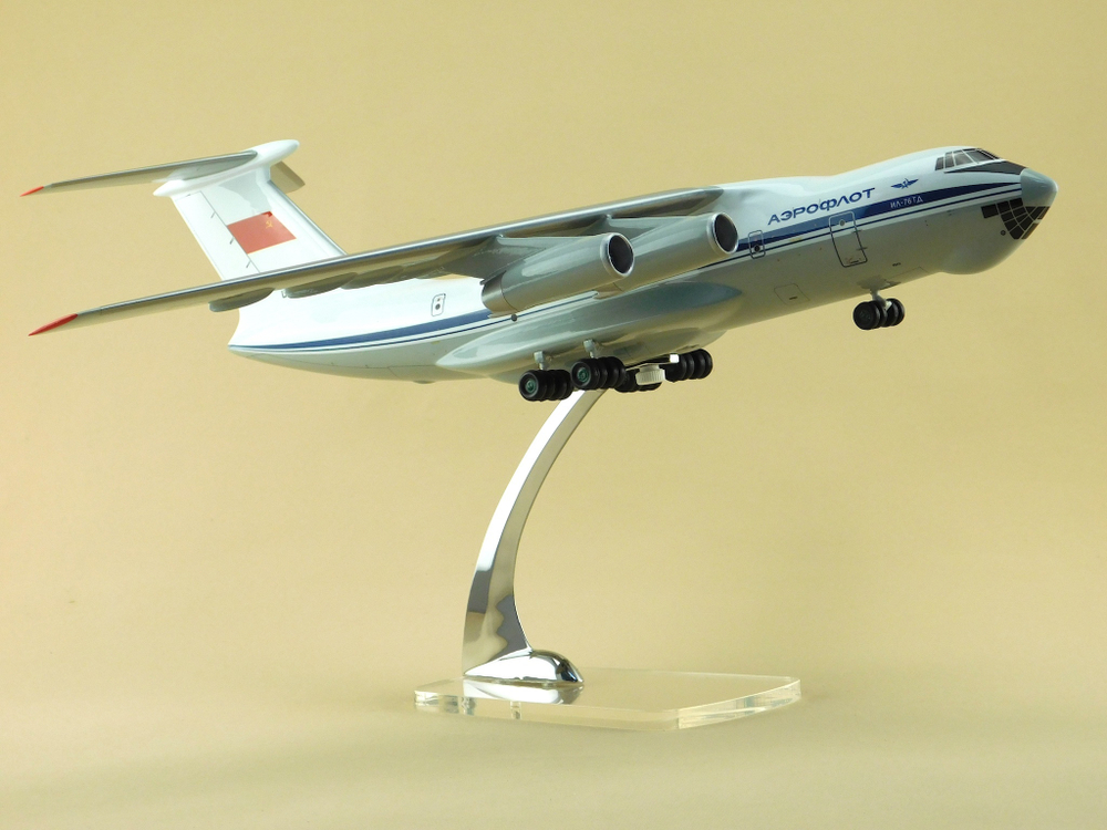 Модель самолета Ил-76ТД (М1:100, Аэрофлот СССР-76795, шасси)