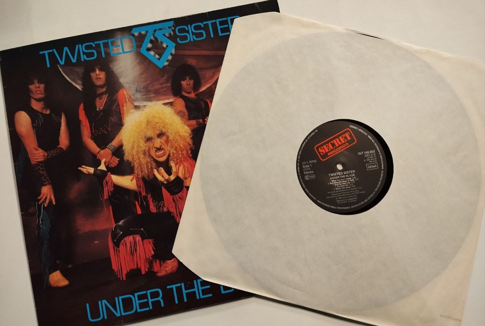 Винтажная виниловая пластинка LP Twisted Sister Under The Blade (Germany 1982)