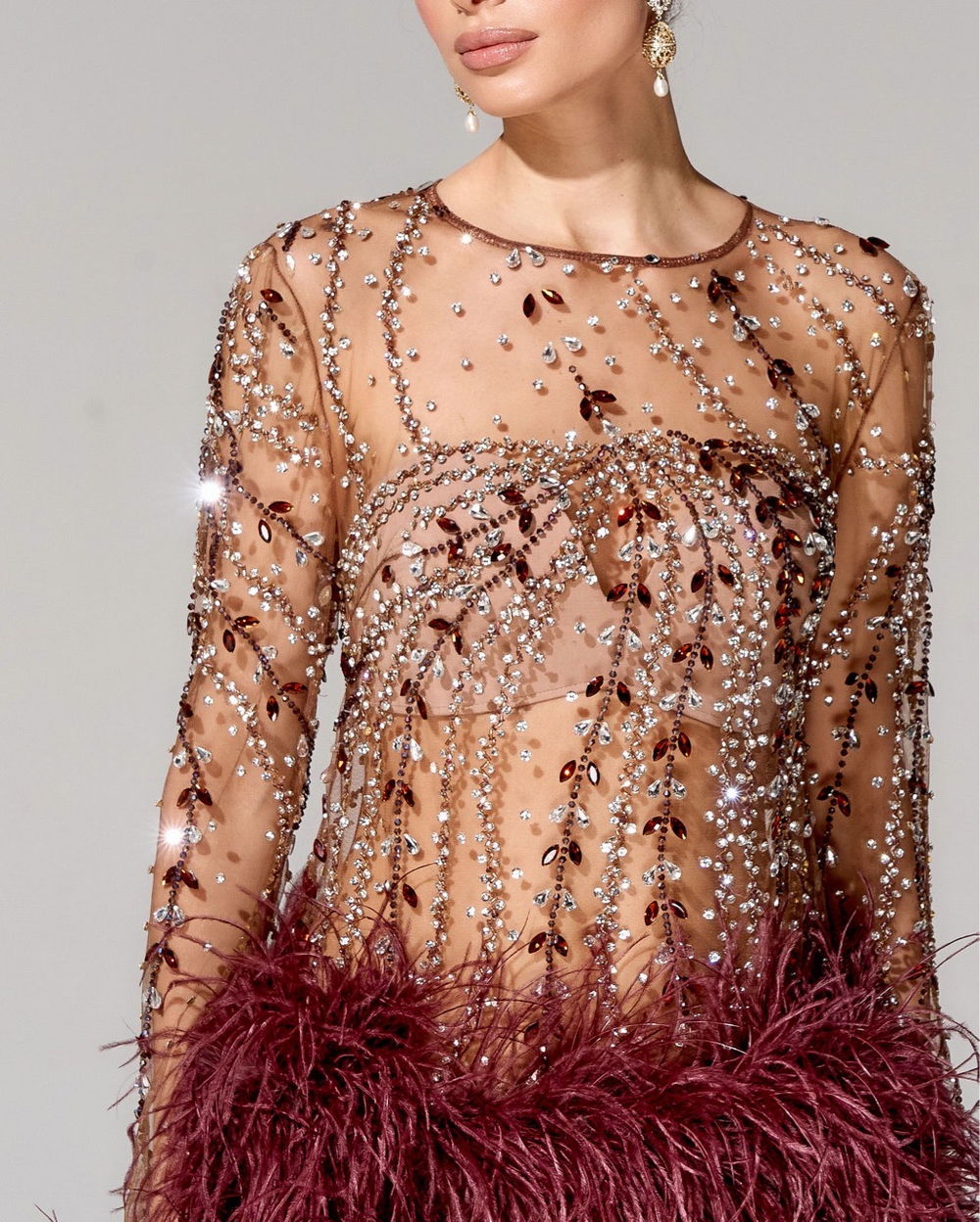 Платье с вышивкой ручной работы