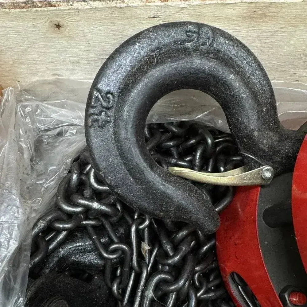 Таль цепная , Лебедка 2 тонны длина цепи 3 метра/ Лебедка механическая подвесная c фиксацией цепи