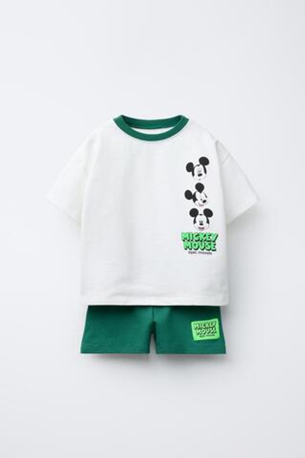 ZARA КОМПЛЕКТ ИЗ ФУТБОЛКИ И ШОРТОВ С ПРИНТОМ MICKEY MOUSE © DISNEY, ЗЕЛЕНЫЙ