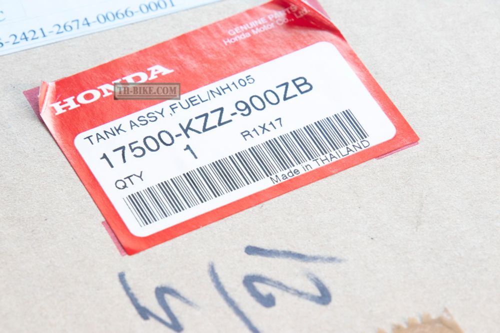 17500-KZZ-900ZB. TANK ASSY., FUEL *NH105*. Fuel tank Honda CRF250L 2012-2016