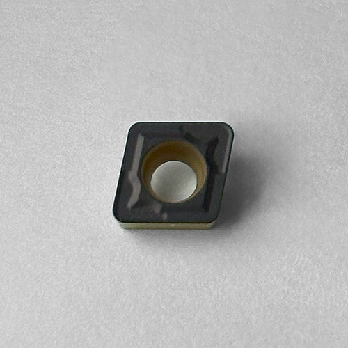 CCMT060208-UM FE1225  Пластина токарная