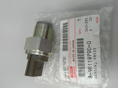 Датчик давления топлива в рампе 8981197900 4HK1