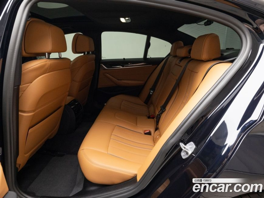 BMW 5 Series (G30) 520i M Sports (02.2022)