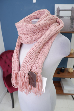 Шарф Fornarina с кисточками, новый