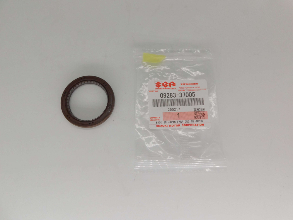 Сальник коленвала верхний Suzuki DF40A DF50A DF60A 09283-37005-000