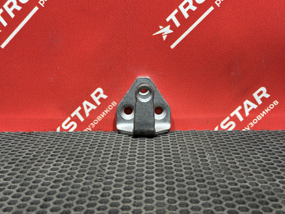 Ответная часть замка двери