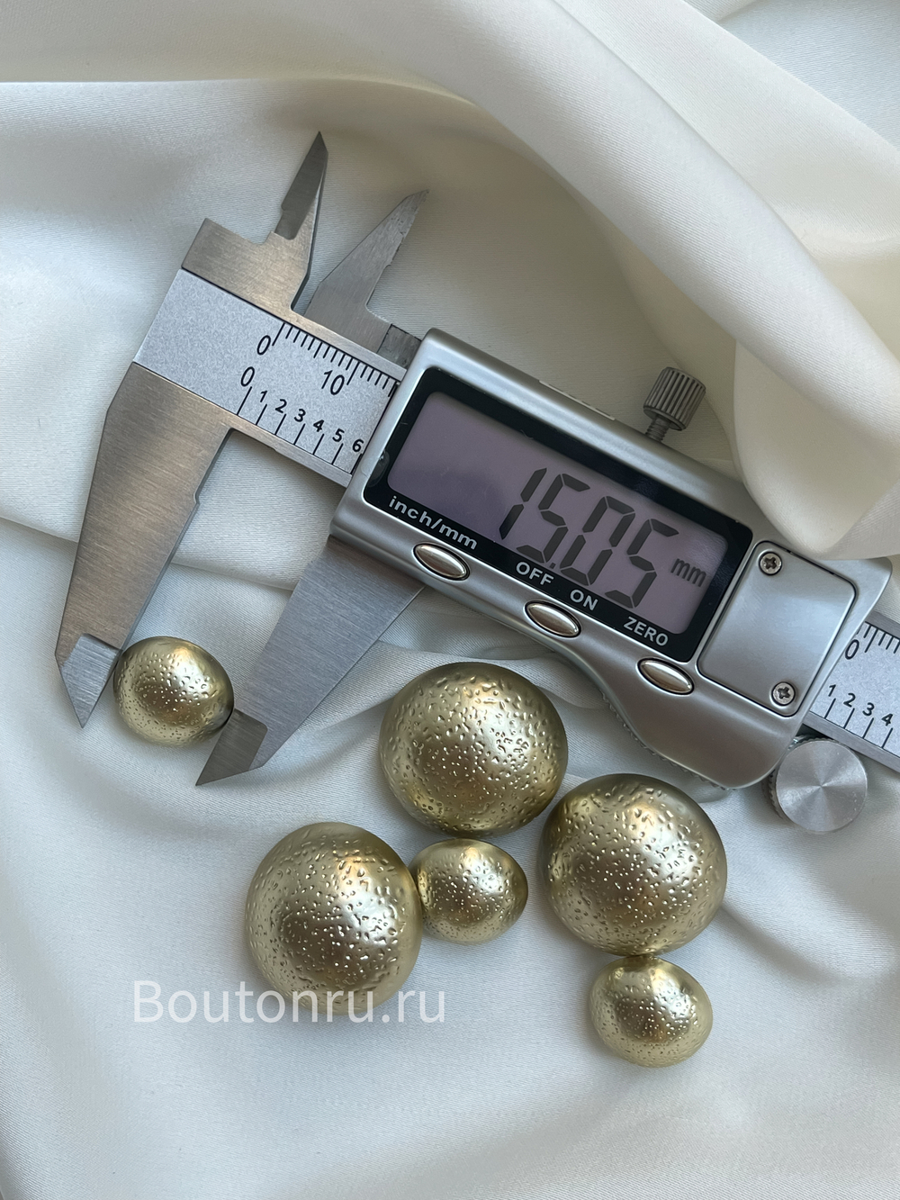 Пуговицы полусфера с вкраплениями матовое золото лимонное