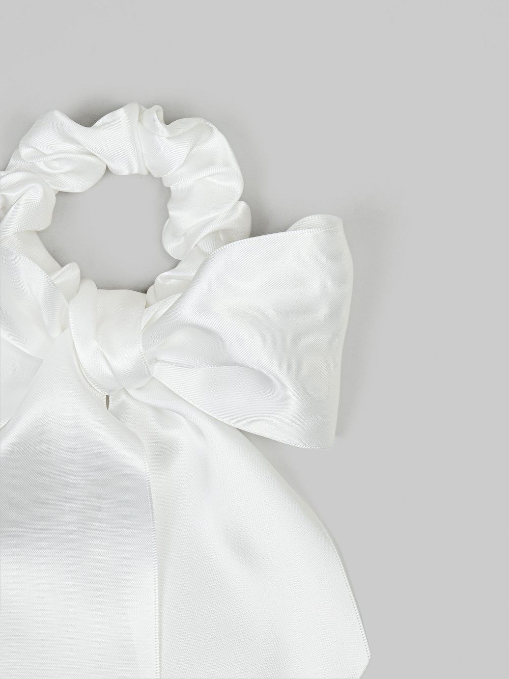 Резинка бант "Белый" 7+