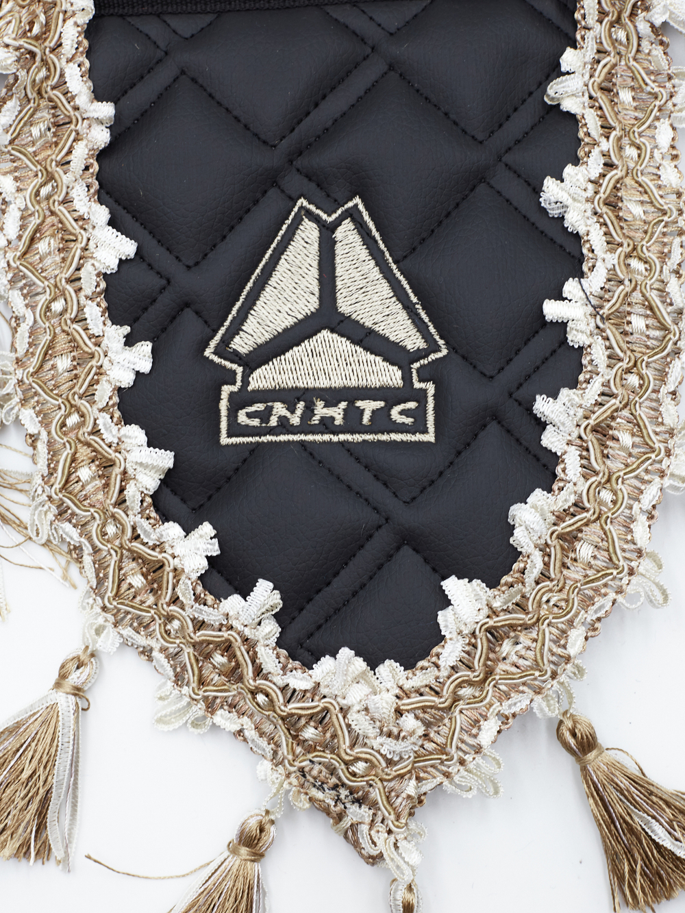Вымпел тройной HOWO (экокожа, черный с бежевыми кисточками)