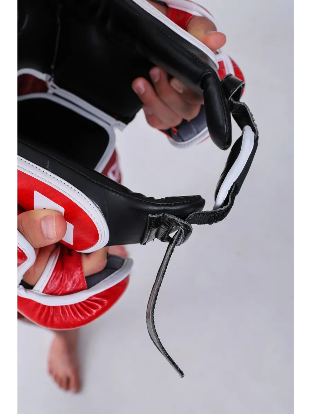 Профессиональный шлем из эко кожи для тренировок