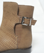 Полусапоги коричневый крокодил с пряжкой