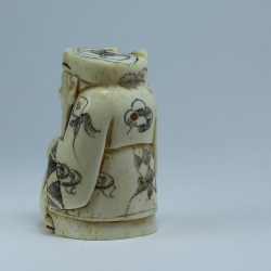 Нэцкэ Дзюродзин с посохом и мешком риса