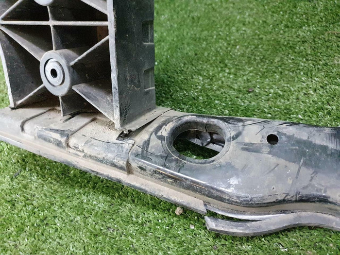 Телевизор Genesis GV70 (2020-н.в.)