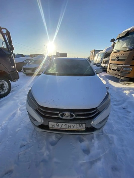 LADA VESTA Седан Life 1.6 106hp 5MT