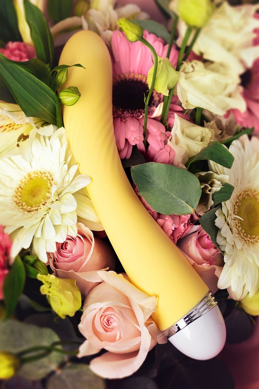 Желтый вибратор Calla - 22 см. (Цвет: желтый)