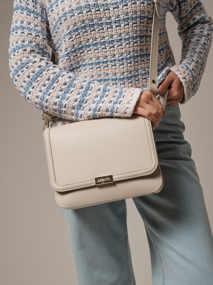 Сумка кожаная на плечо светло-бежевая