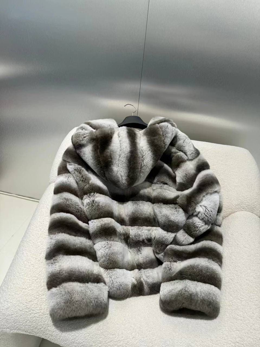 Шубка Fendi