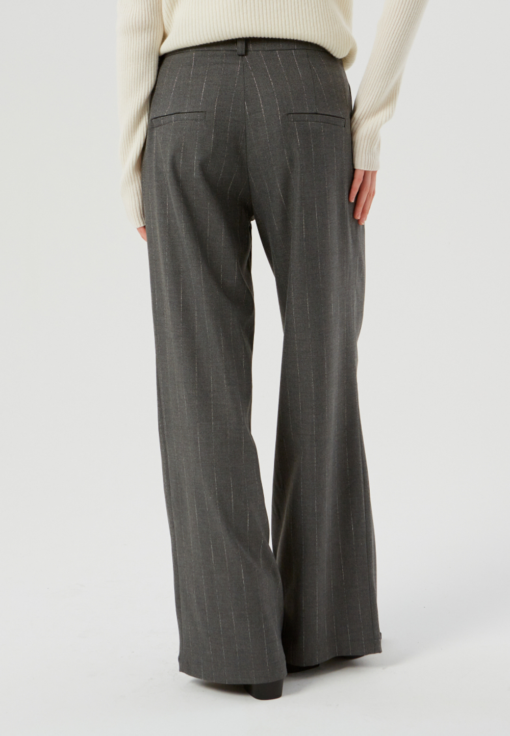 Брюки свободного кроя серые