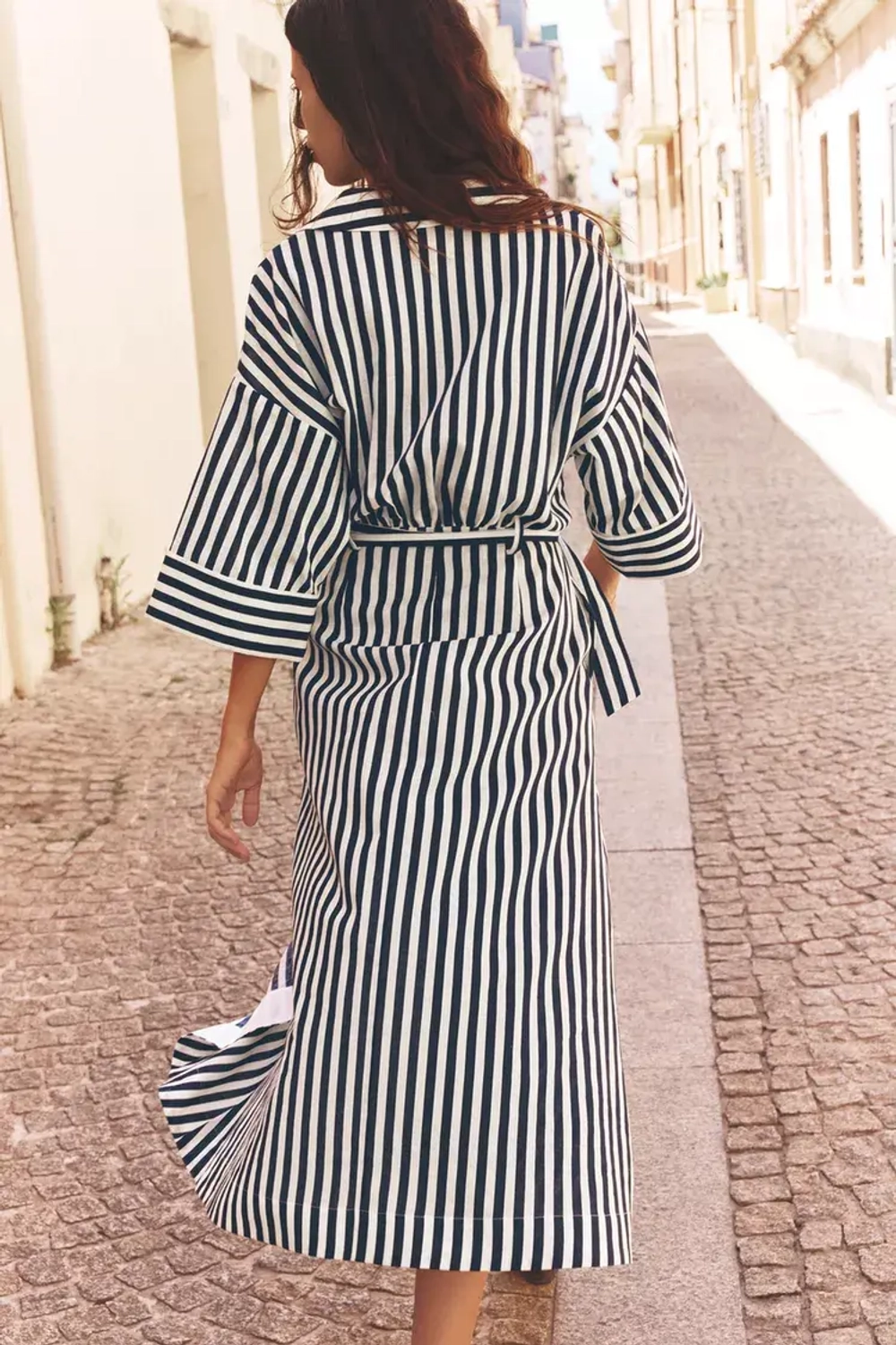 ZARA ПЛАТЬЕ-МИДИ ИЗ СМЕСОВОГО ЛЬНА В ПОЛОСКУ, СИНИЙ/БЕЛЫЙ