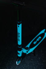 Самокат Micro Sprite Glow (светится в темноте) LED, белый