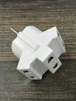 Тройник (разветвитель) 3 гнезда 10A/250В плоская вилка, белый