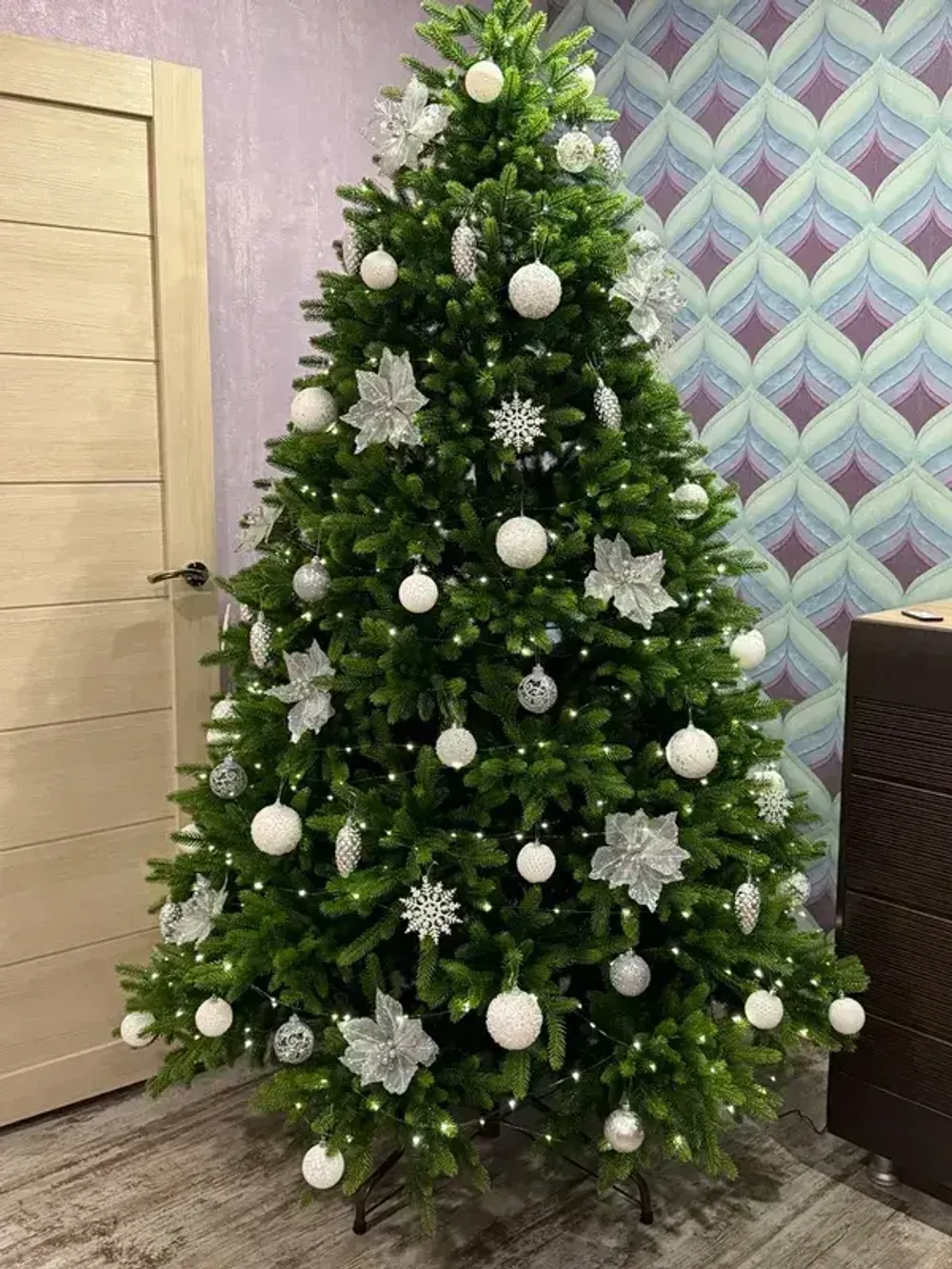 Ель искусственная «Юлия» (Литая хвоя) 215 см / 2,1 м