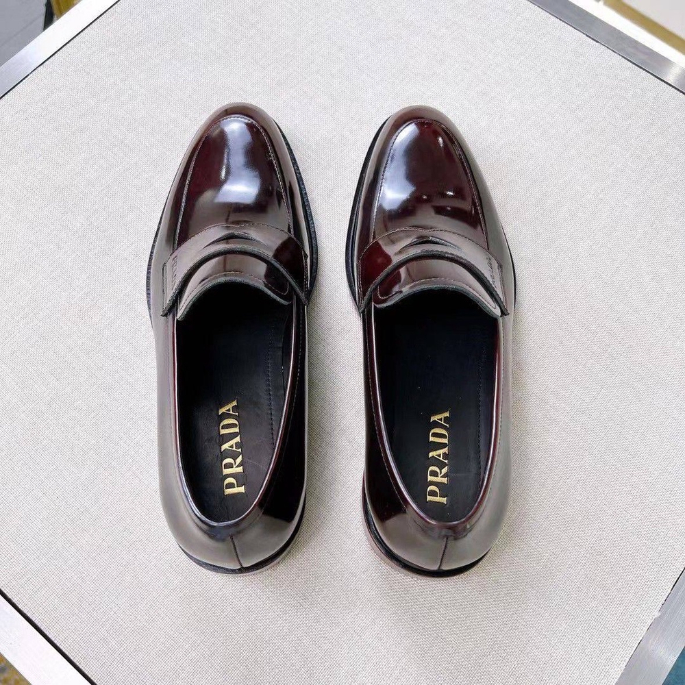 Лоферы Prada