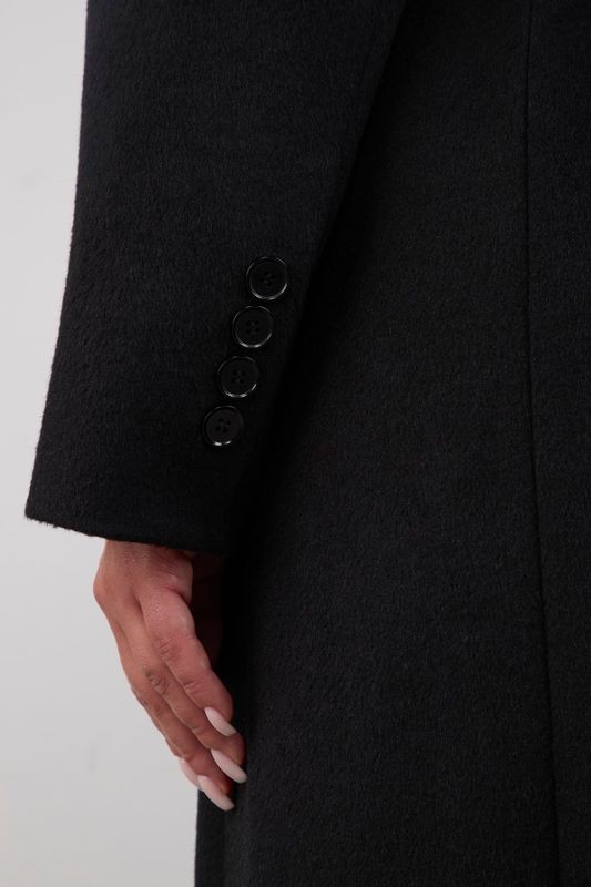 Пальто однобортное с акцентными ремнями, черный