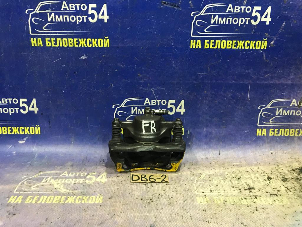 Суппорт тормозной передний правый Honda INTEGRA 1993