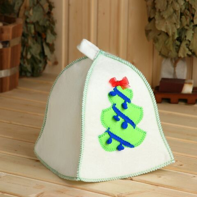 Новый год. Шапка для бани Новогодняя Ель и синие бусы , белая