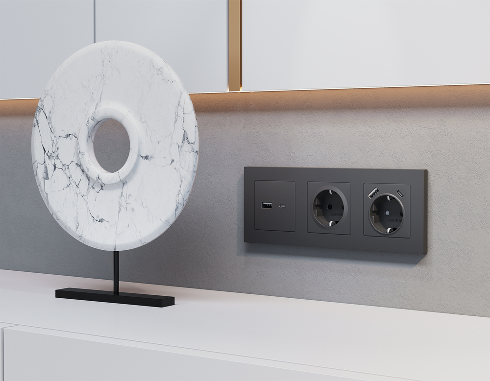 MA911010 Комплект механизма розетки ALFA Графит мягкое касание 2USB A+C 20W (быстрая зарядка) QUANT (AP9110, VM177)