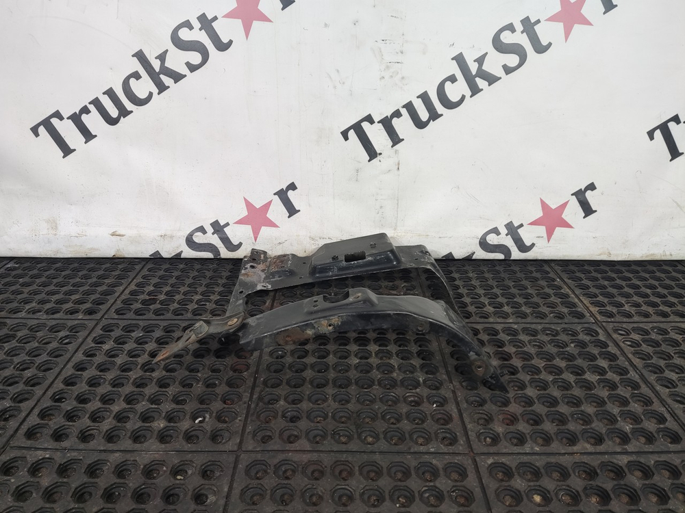 Кронштейн фары правой