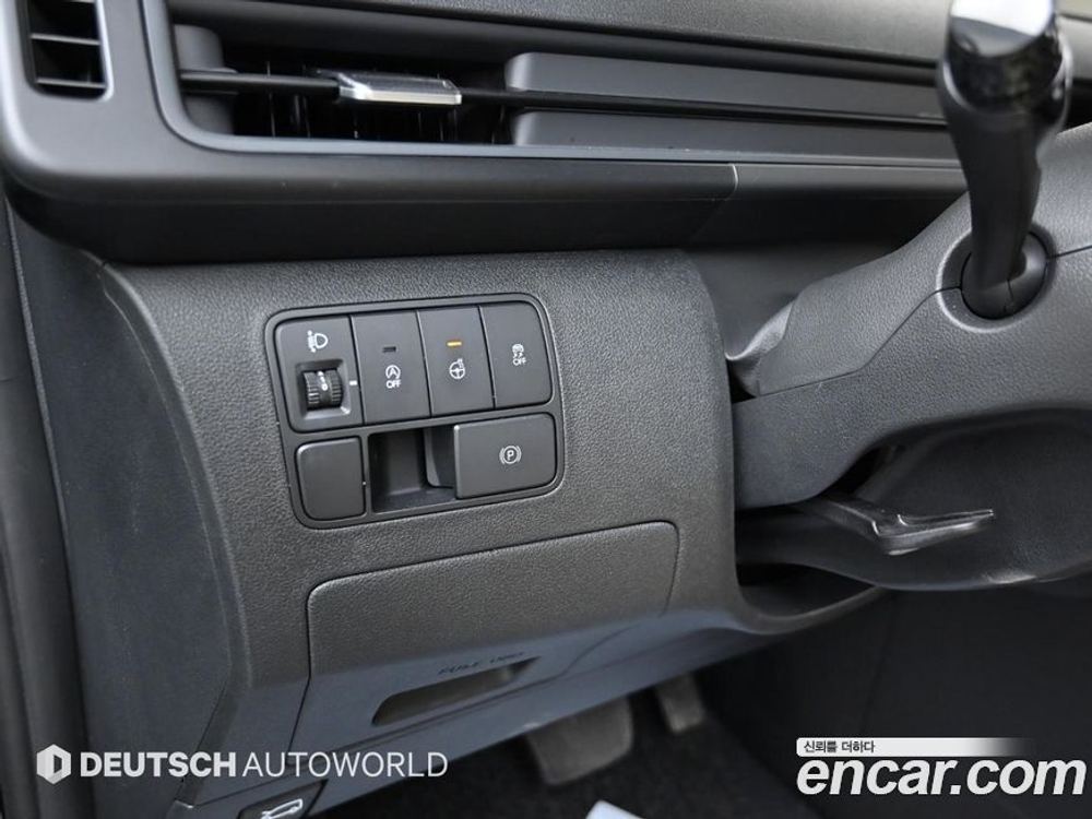 Hyundai Staria Cargo 3-х местный (11.2023)
