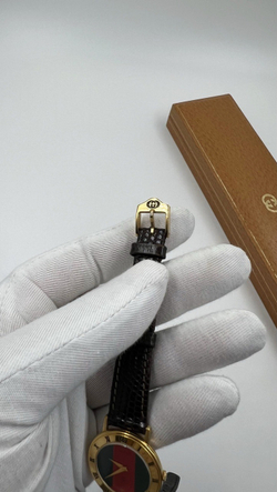Часы Gucci ( представлены онлайн )