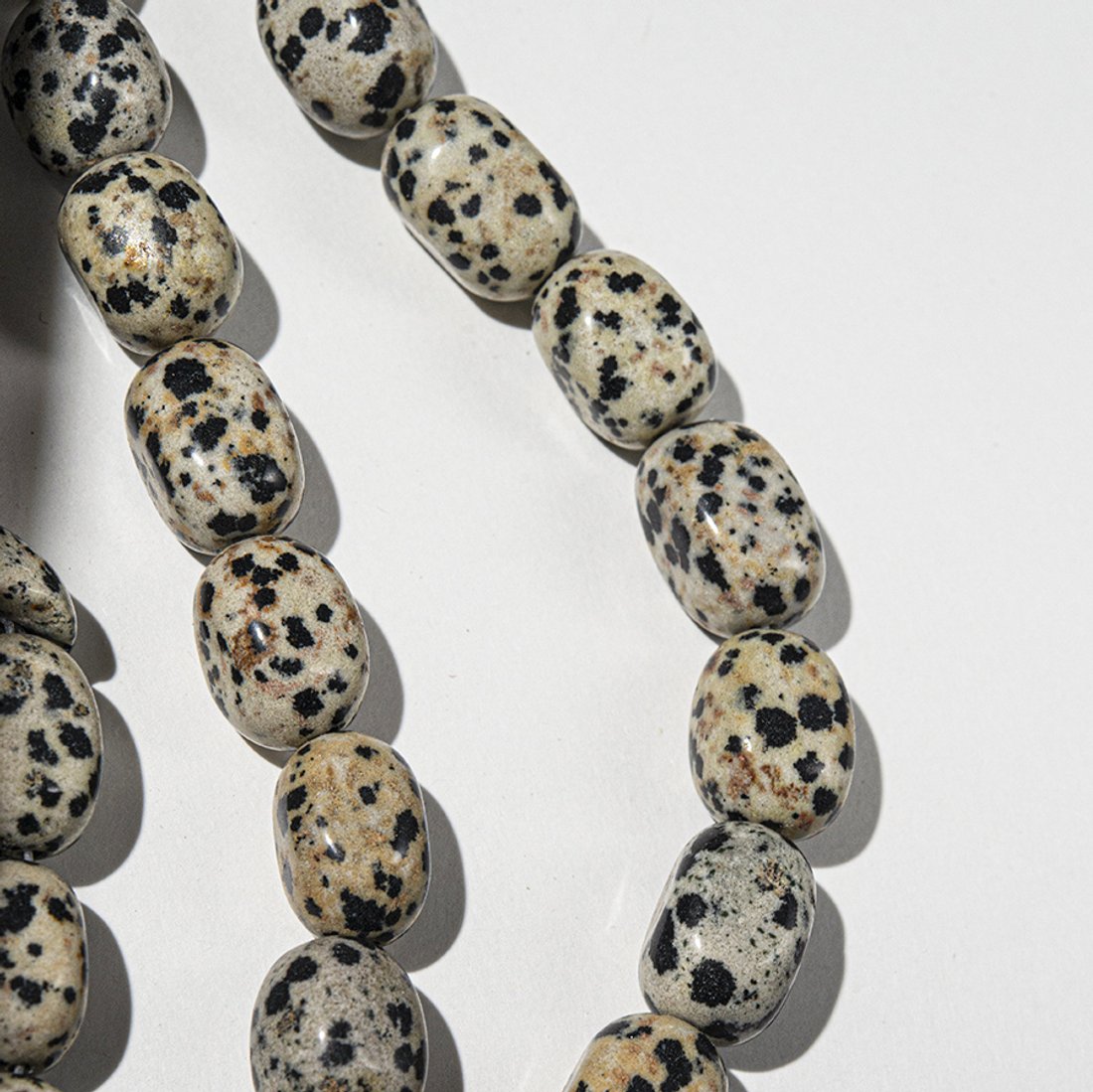 Аплит (Яшма далматин) натуральный, фриформ 14-19мм