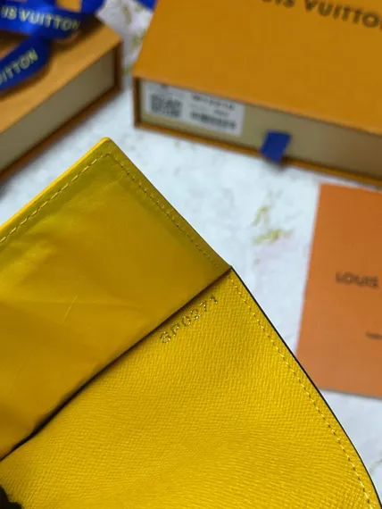 Обложка для паспорта Louis Vuitton Vivienne Holidays