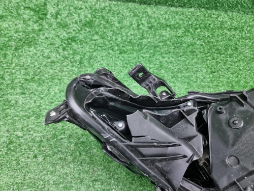 Битая Фара левая Toyota Camry xv70 (2017-н.в.) LED