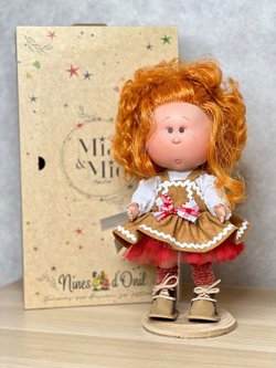Кукла Nines виниловая 30см MIA CASE (3424)