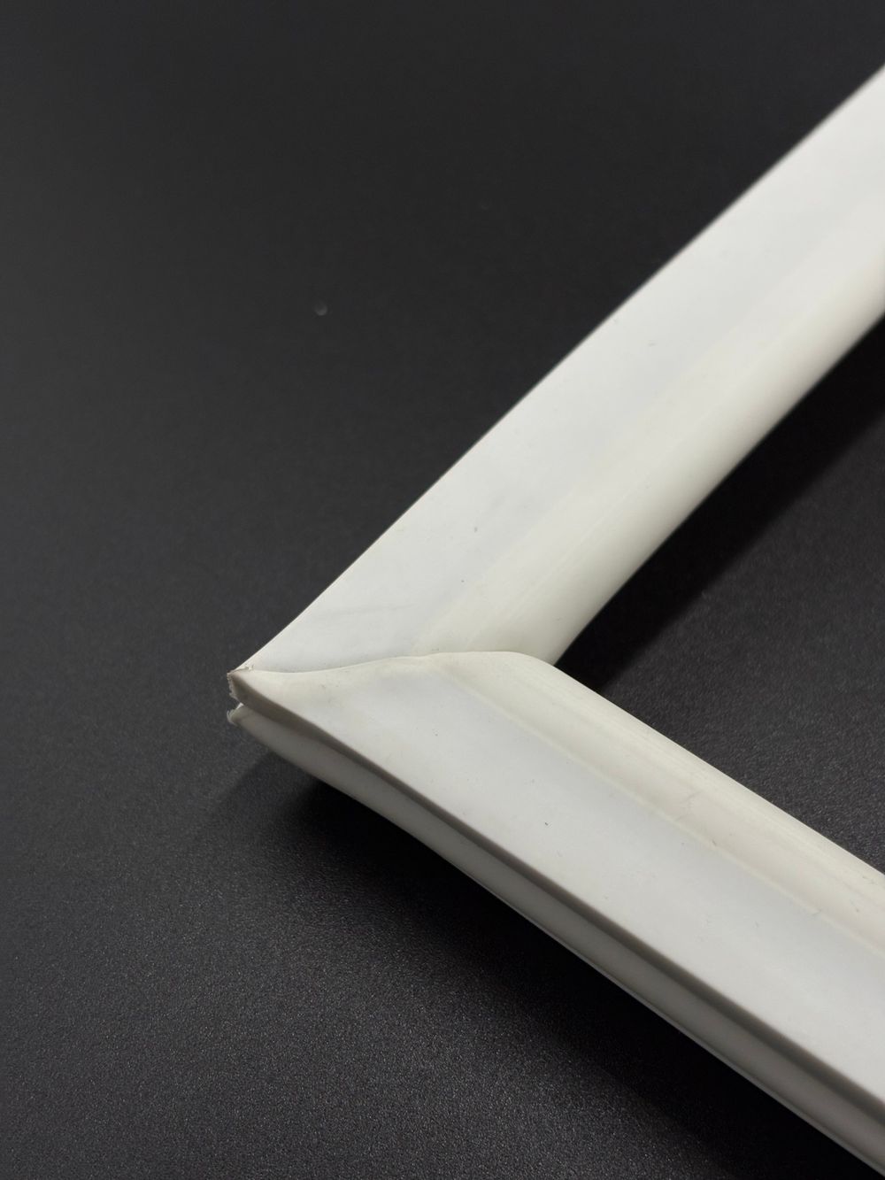 Уплотнитель для холодильного стола TEFCOLD SS8300 размер 600*470 мм (004)