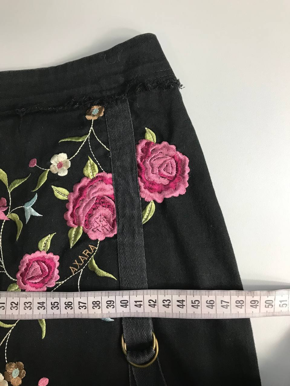 Юбка AXARA короткая, с эффектной вышивкой 46 размер