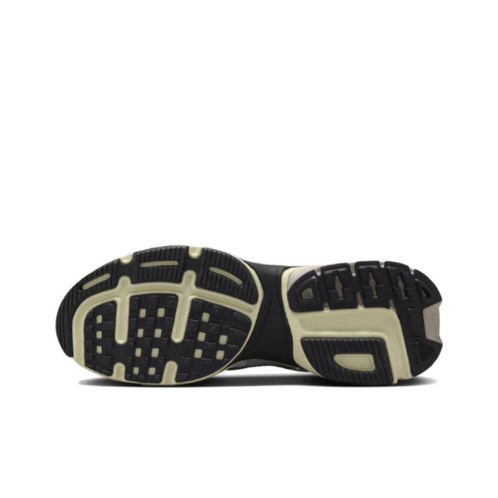 Кроссовки Nike V2K Run 'Summit White Metallic Silver' HJ4497-100